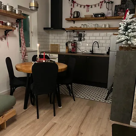 Lastavica House With Heated Pool בית נופש *