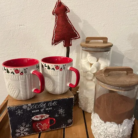 בית נופש Lastavica House With Heated Pool