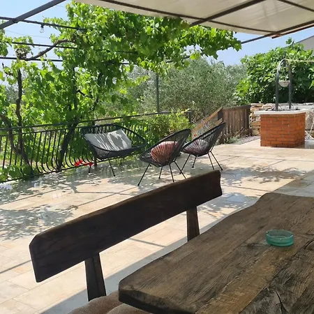 Lastavica House With Heated Pool