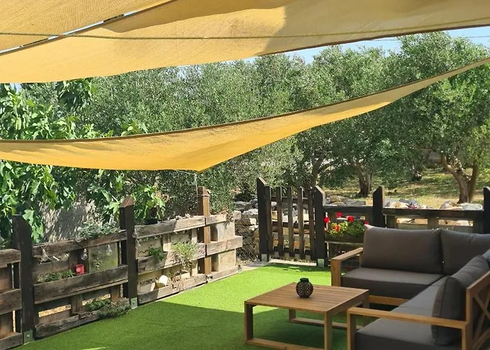 Lastavica House With Heated Pool Holiday home Zarovic