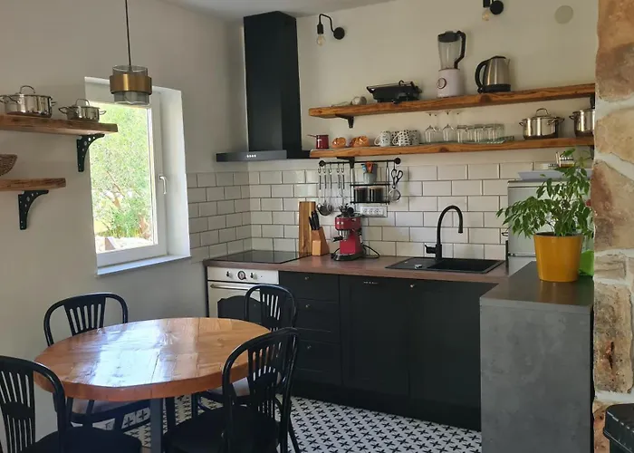 Lastavica House With Heated Pool Holiday home Zarovic