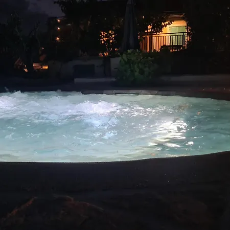 Lastavica House With Heated Pool