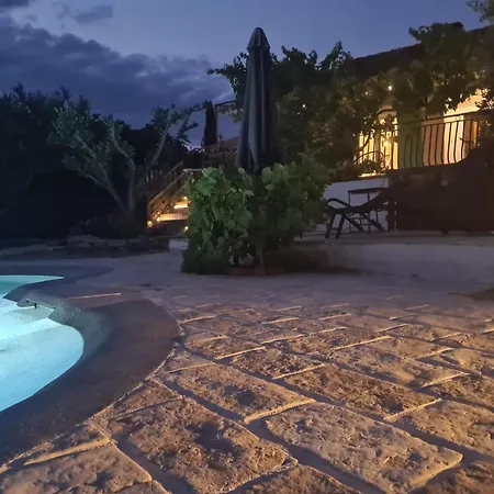 Lastavica House With Heated Pool Zarovic